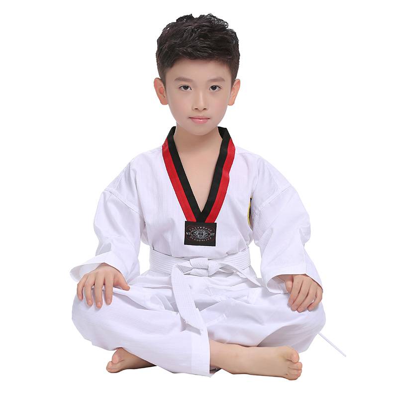 Taekwondo training for men and women in Autumn and Winter Taekwondo dress