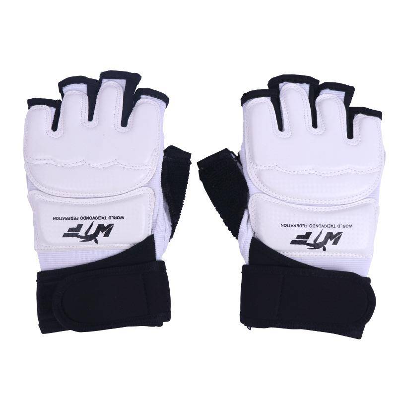 Full kit and gloves for foot protection for combat children