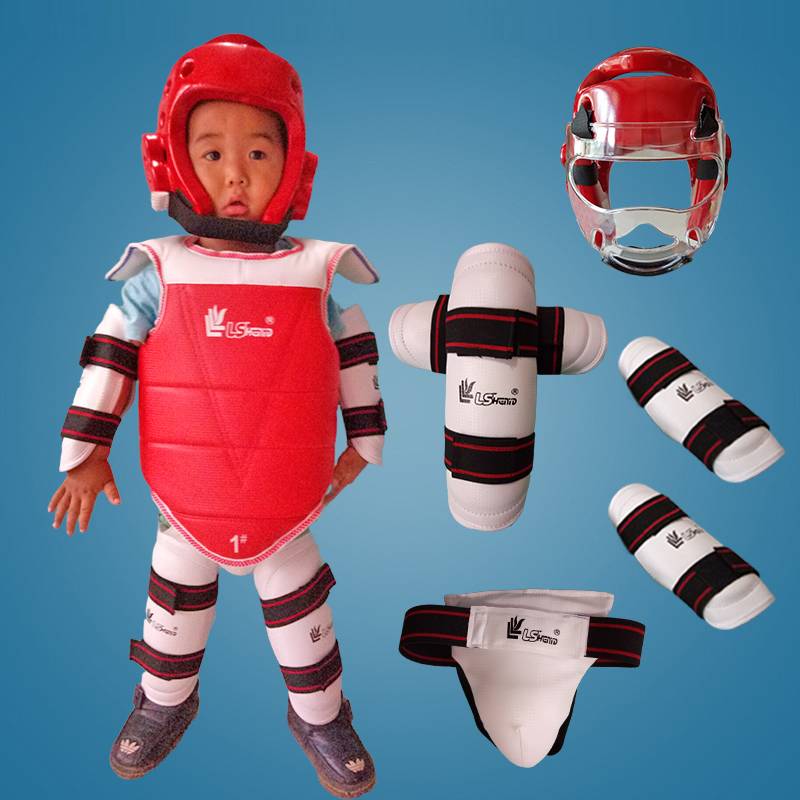 Five sets of taekwondo protections for adult children with lasagna and eight pieces of a full game boxer