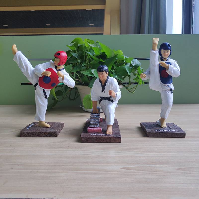 Resin crafts Furnishing Little Taekwondo Character Model Men's Side Kick Martial Arts Creative Decoration Souvenirs