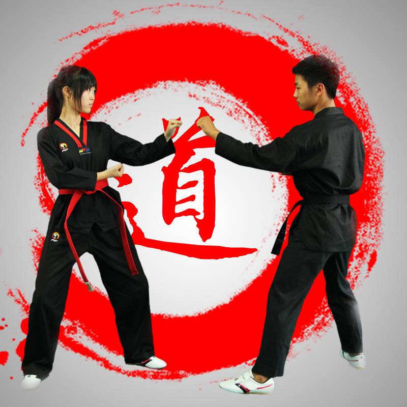 Taekwondo wears black adult coaches with black belts for men and women training table for winter
