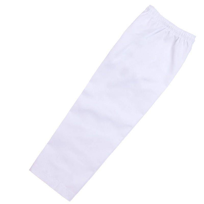 The children of Taekwondo Pants trained adult karate beginners in karate, male and female, to breathe in the summer white