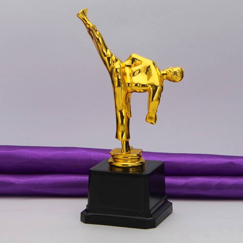 Personalized Taekwondo trophy Taekwondo doll Customized free word kick -legged taekwondo personal team award