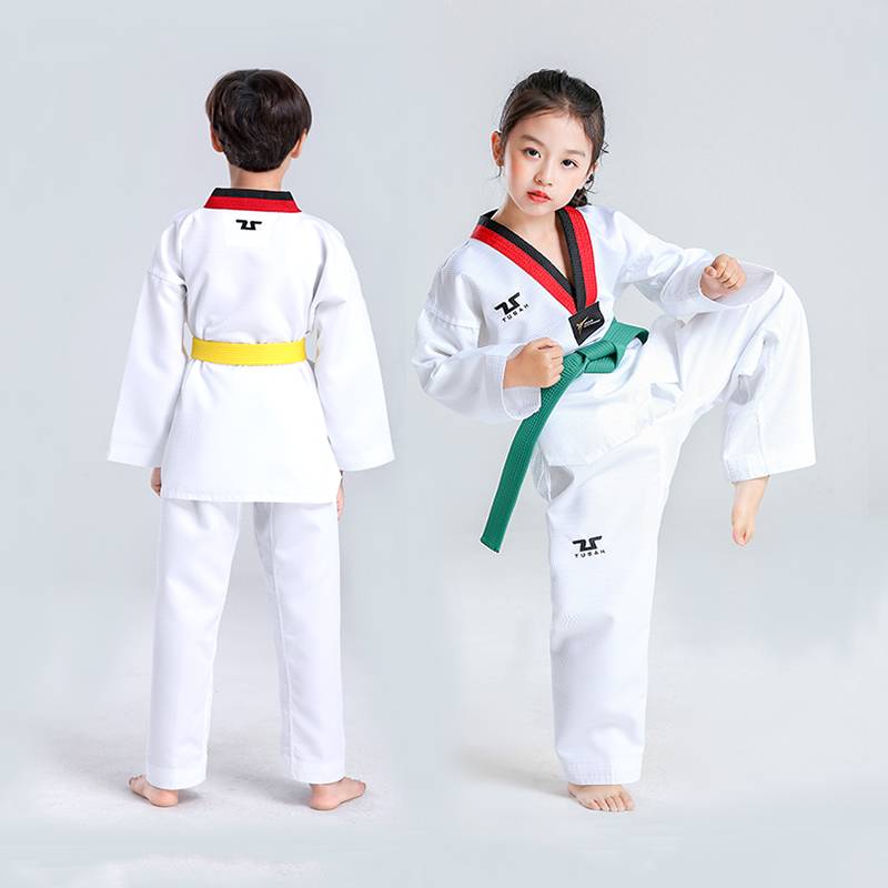 Tekwondo, a child and boy beginner, with a full-thong-training dress, long-sleeved Tekwondo