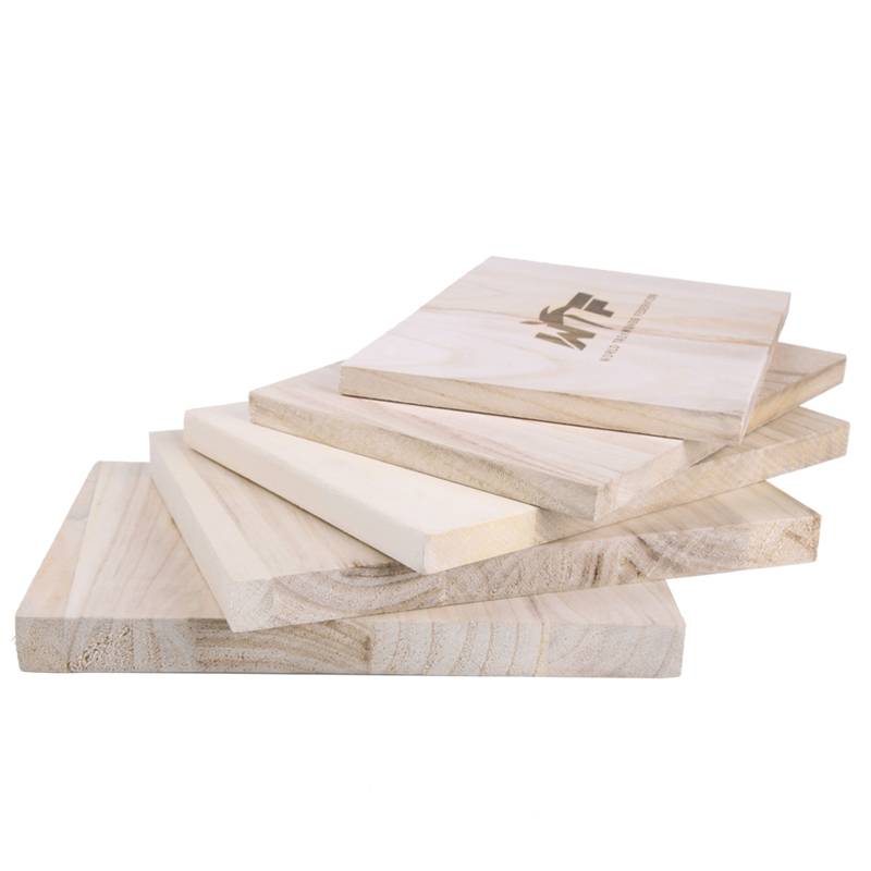 Taekwondo performances with wooden boxing boards to break the board