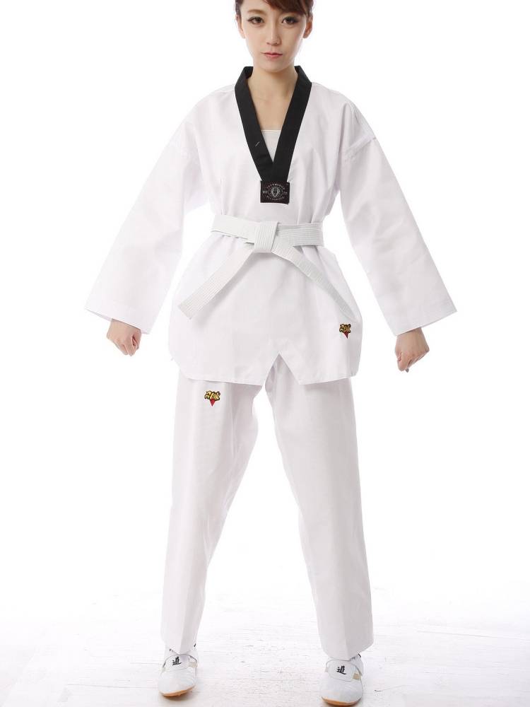Taekwondo wears long-sleeved thong thong thong thongs and fall-old children wears air shorts