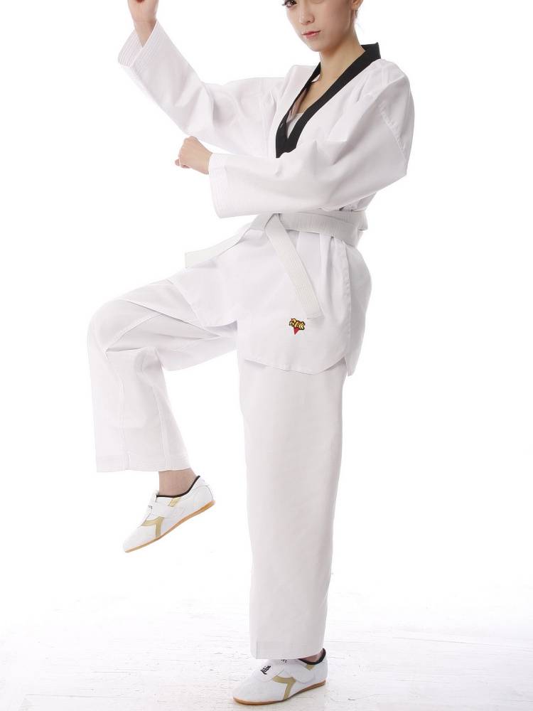 Taekwondo wears long-sleeved thong thong thong thongs and fall-old children wears air shorts