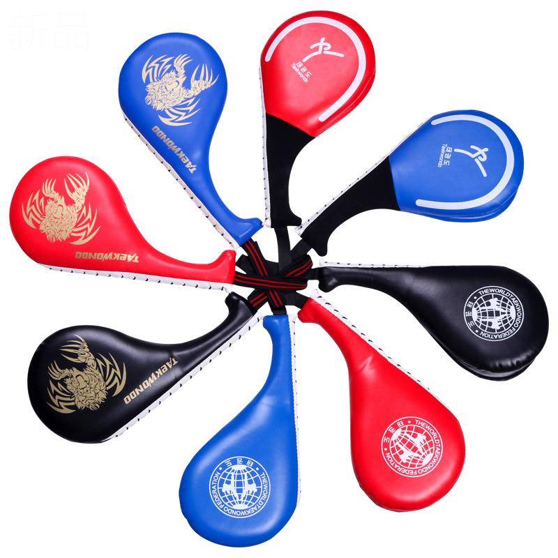 Taekwondo goal-and-fist training of sports equipment for free-beating chicken-legged-hand double-leave target