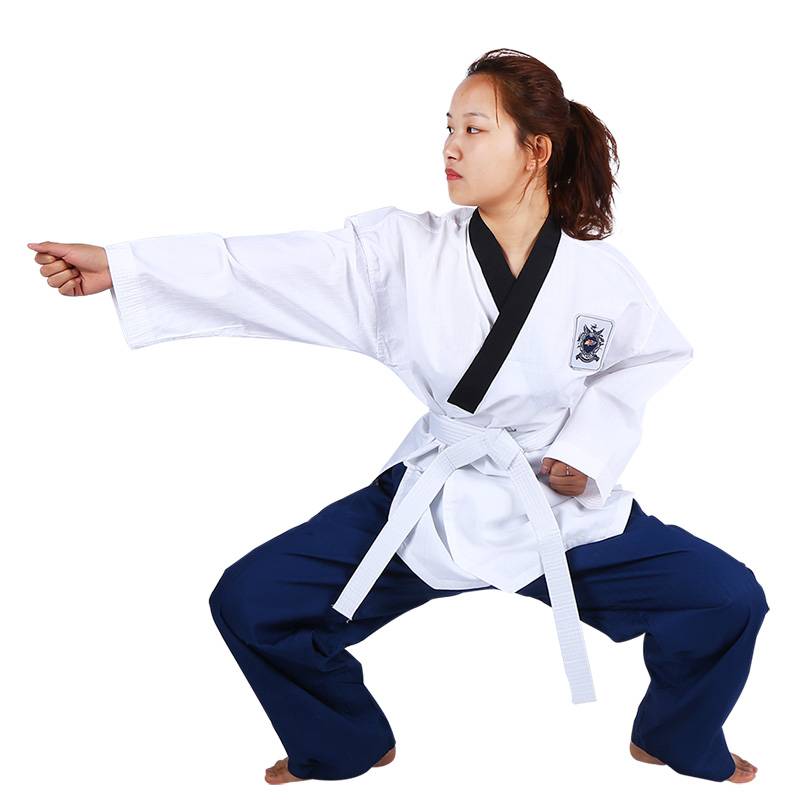 Taekwondo wears an adult trainer for child-ordered clothes for black and red winter long sleeves