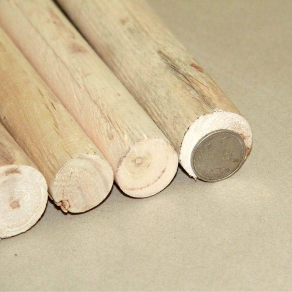 Taekwondo's performance of a wooden stick and a steel plate, a stick and a stick and a stick and a brick and a marble