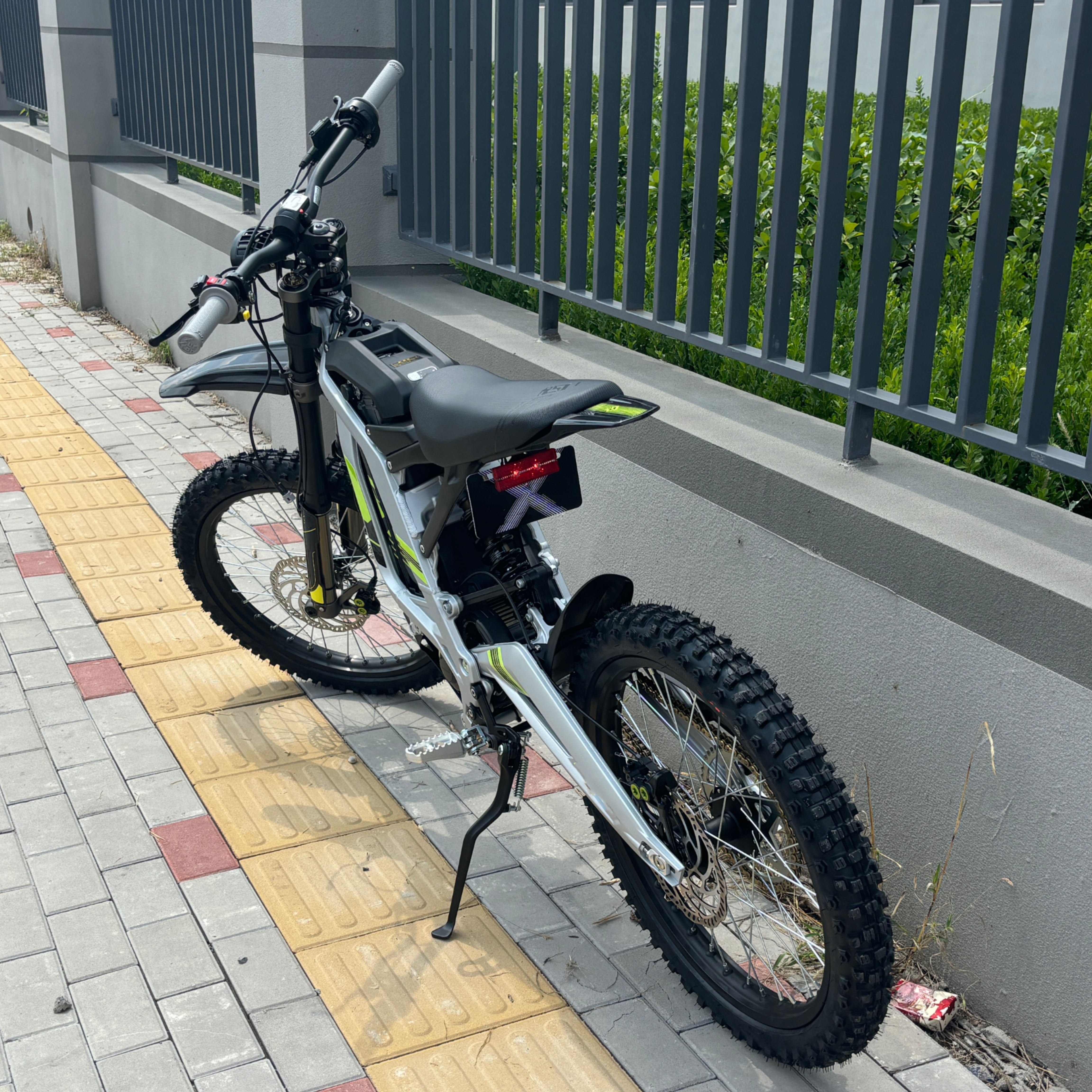 72V Electric Mountain Bike Bomber Fast Speed 8000W Electric Mountain Bike Enduro Ebike Sur Ron Ebike