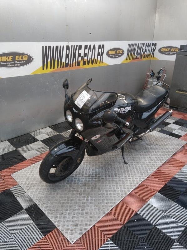 DAYTONA 900