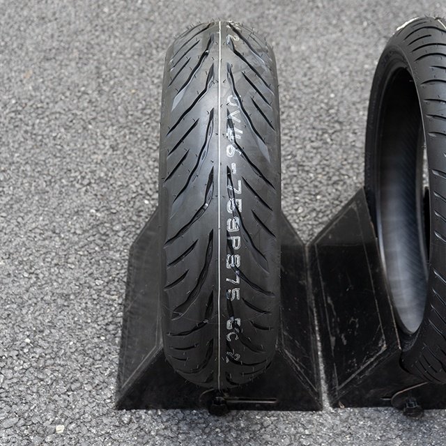 Motorcycle tire tread Battlax Sport Touring 110/80 R19 M/C and 160/60 ZR 17 M/C