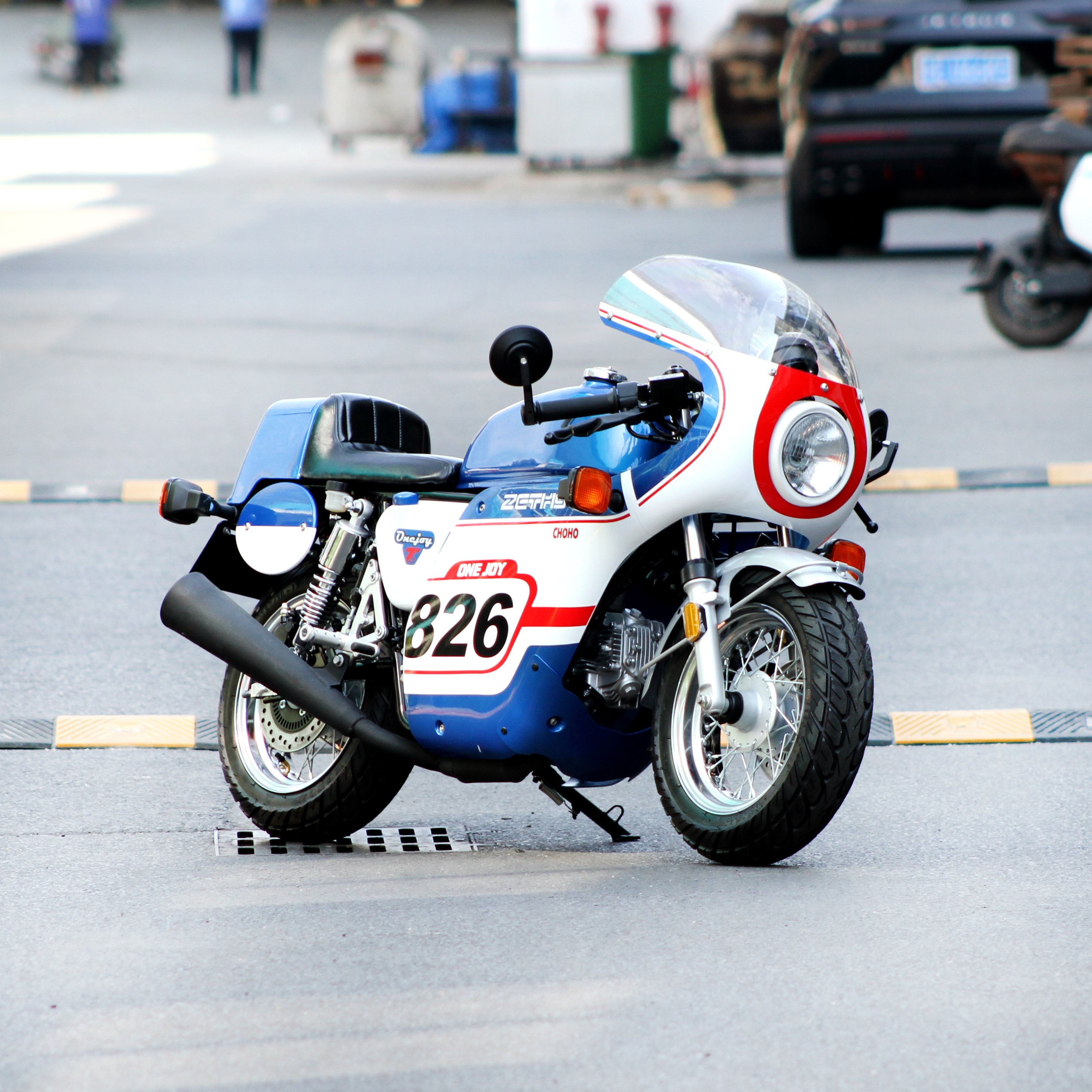 New 125cc four-stroke gasoline horizontal engine motorcycle vintage mini sports car can be registered sportbikes for adult