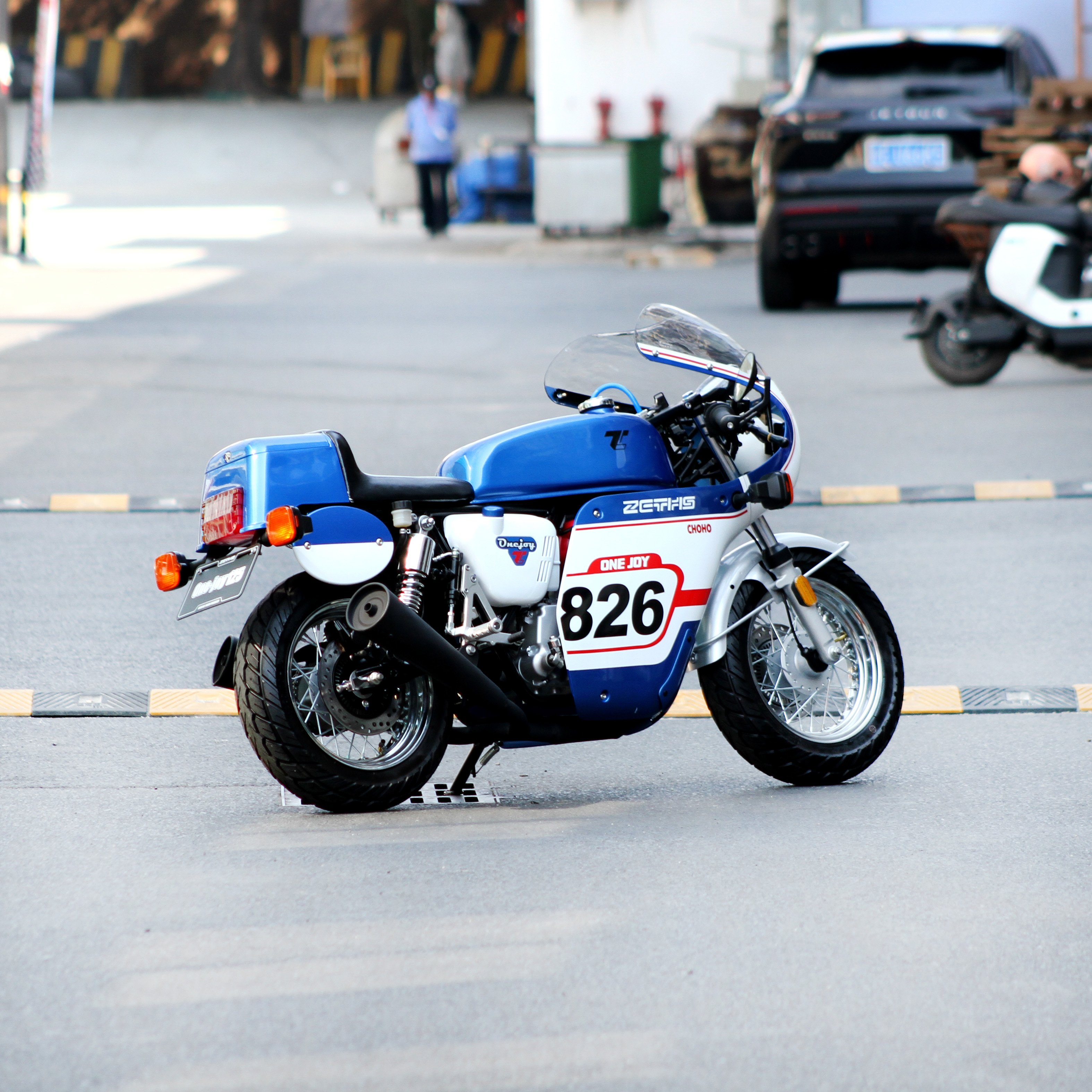 New 125cc four-stroke gasoline horizontal engine motorcycle vintage mini sports car can be registered sportbikes for adult