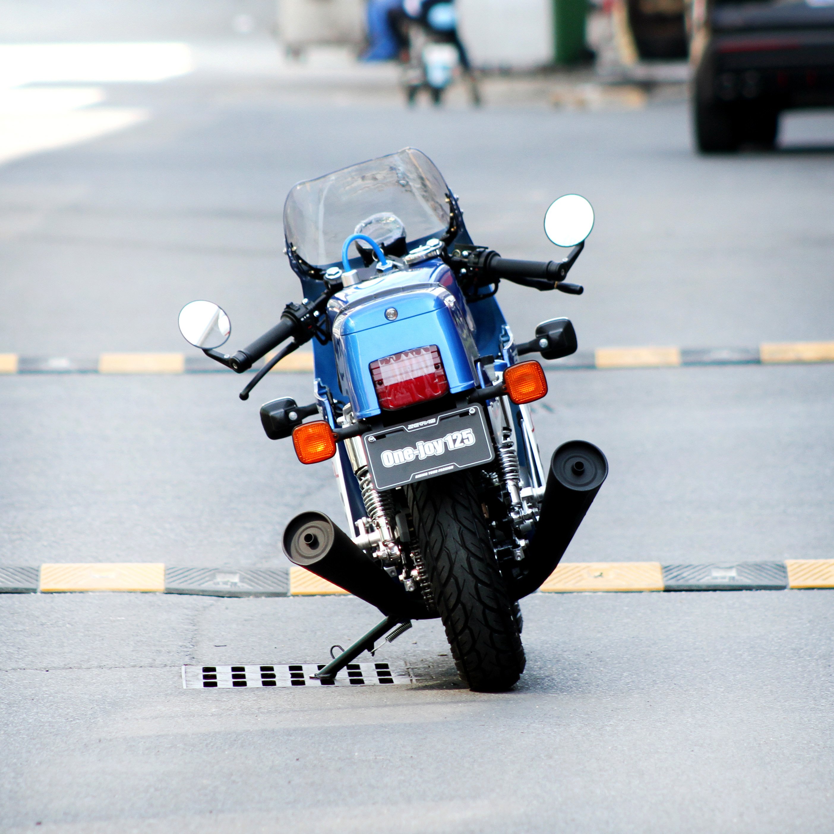 New 125cc four-stroke gasoline horizontal engine motorcycle vintage mini sports car can be registered sportbikes for adult
