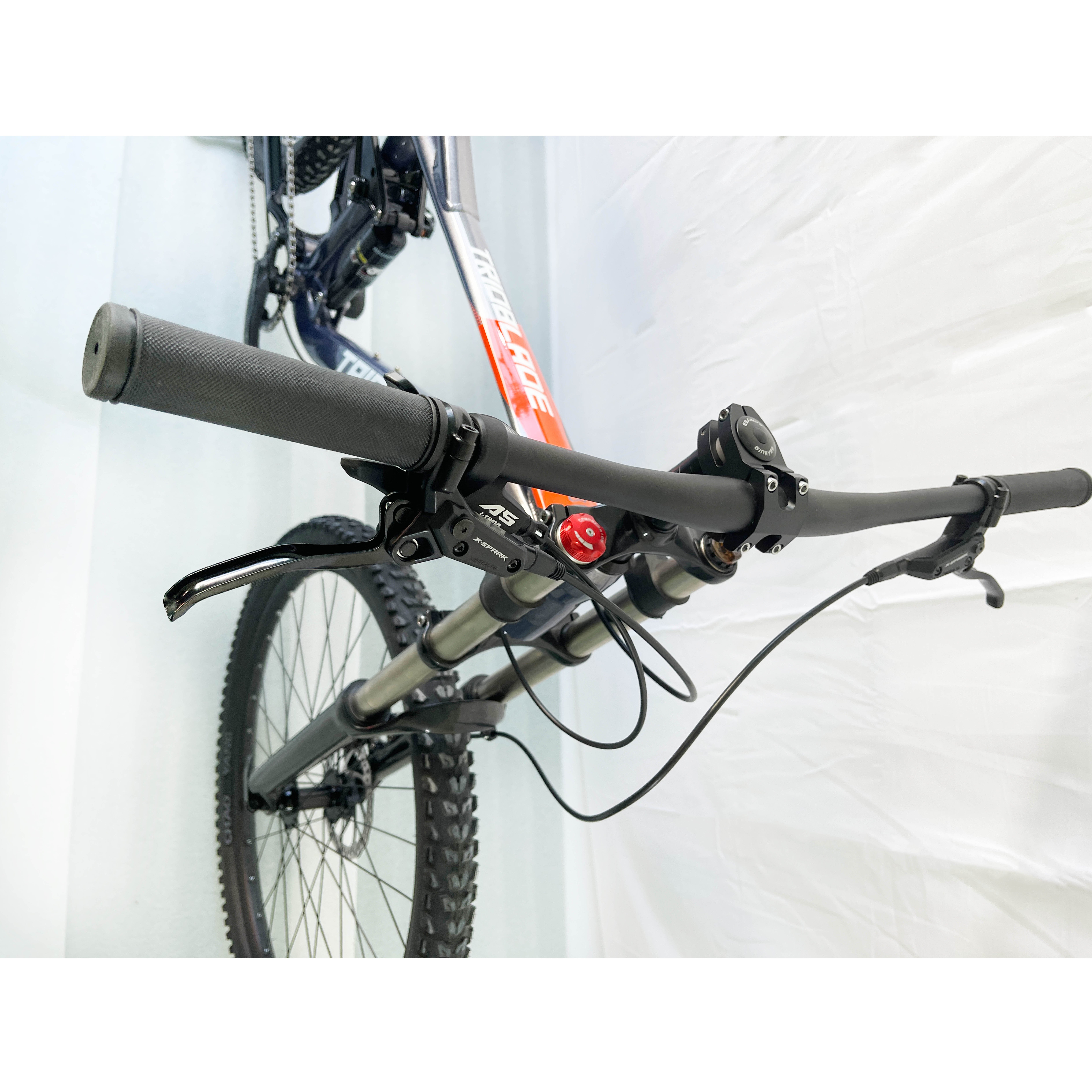 Trioblade 27.5 aluminium alloy frame 10s hydraulic disc brake rear shock downhill mountain bike
