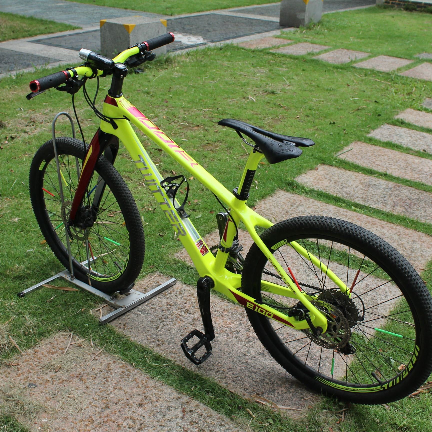 Hot selling items carbon fibre frame 29er mountain bike custom 21inch green disc brake mtb mountain bicycle