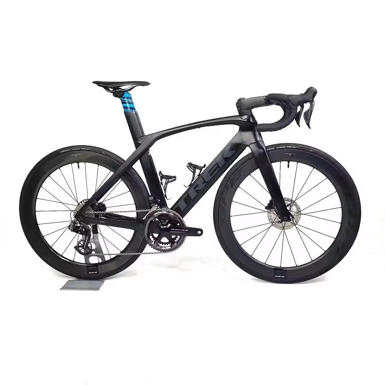 2022 TREKs MADONE SLR 9 Speed Disc ROAD BIKE with 9.9 XO1 Mountain Bike