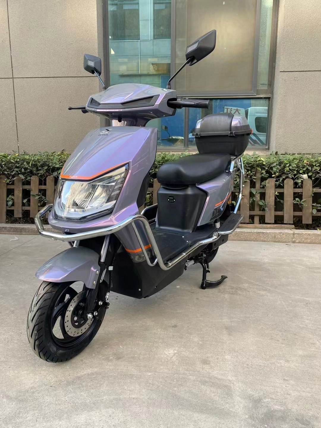 Chaohu Wholesale Customized 1000-1500W Fashion Two wheeled Electric Scooter Adult Electric Motorcycle