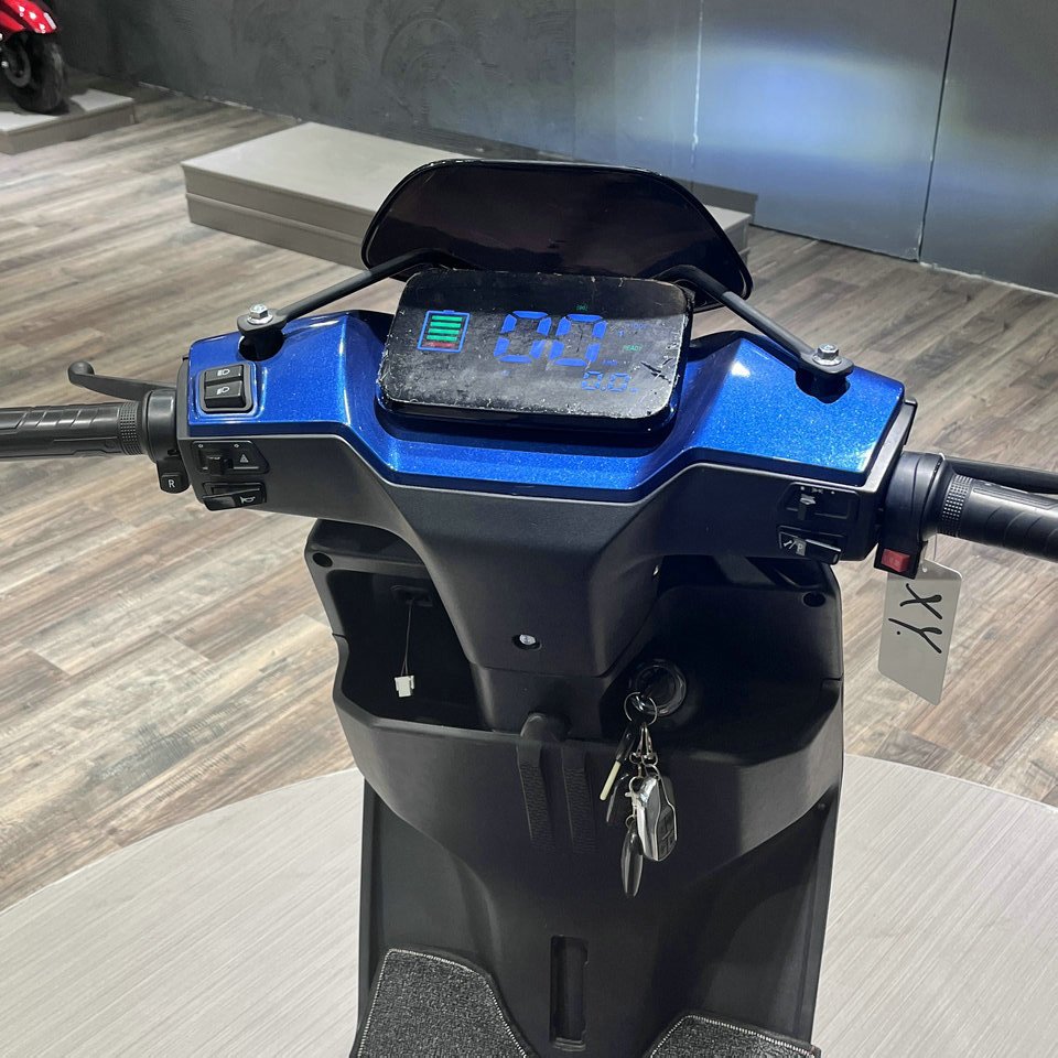 Low Price Long Range Sukuter 3000w Ckd Sport Motorcycle Powerful Adult Bike 2 Wheel Mobbility Scooters Electric Cargo Motorbikes