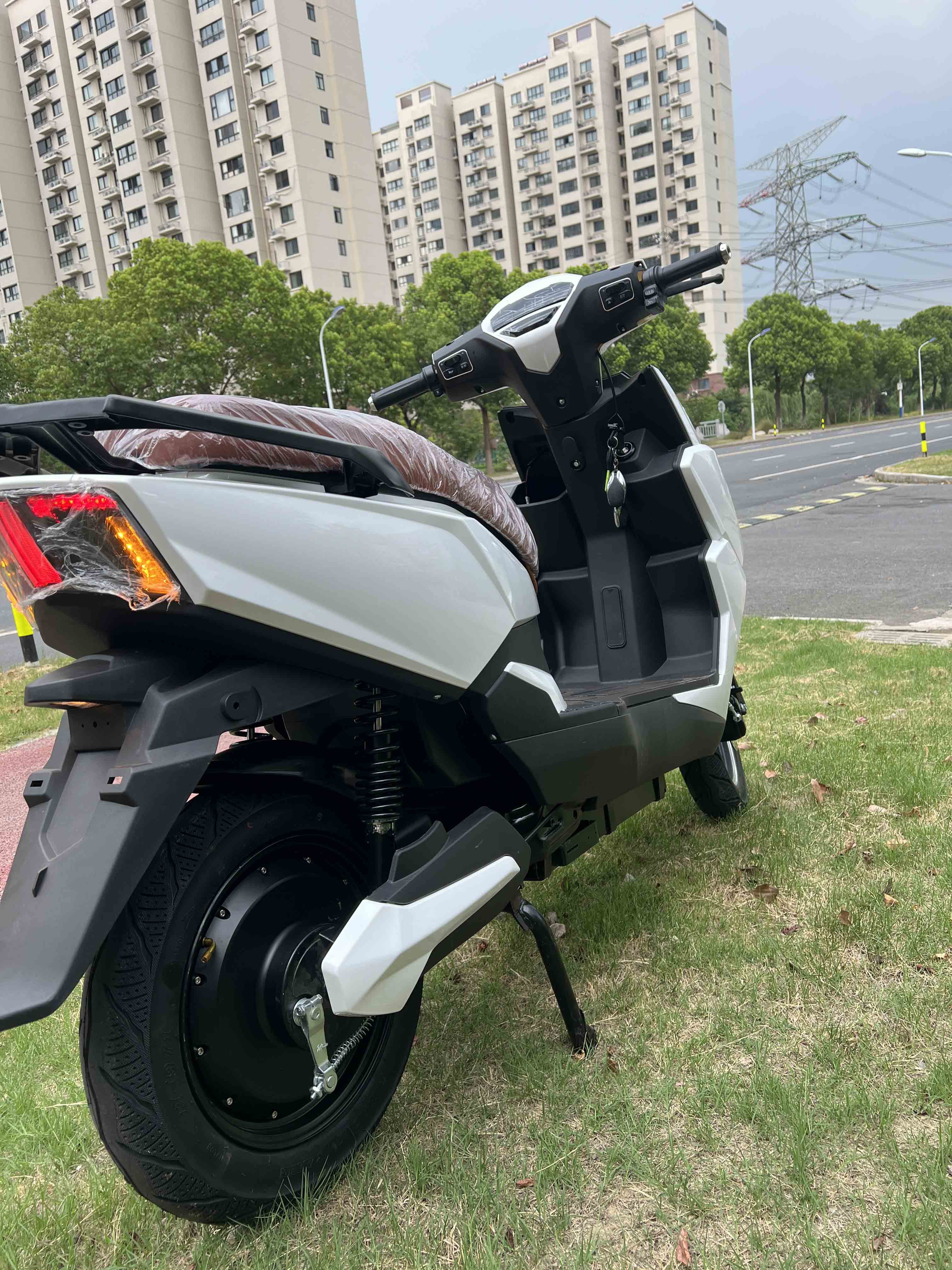 Hot Sale Mobility Scooters Electric Adult Ebike 3000w Ckd 2 Wheel Sukuter Long Range Sportbikes Dual Motor Electric Motorcycles