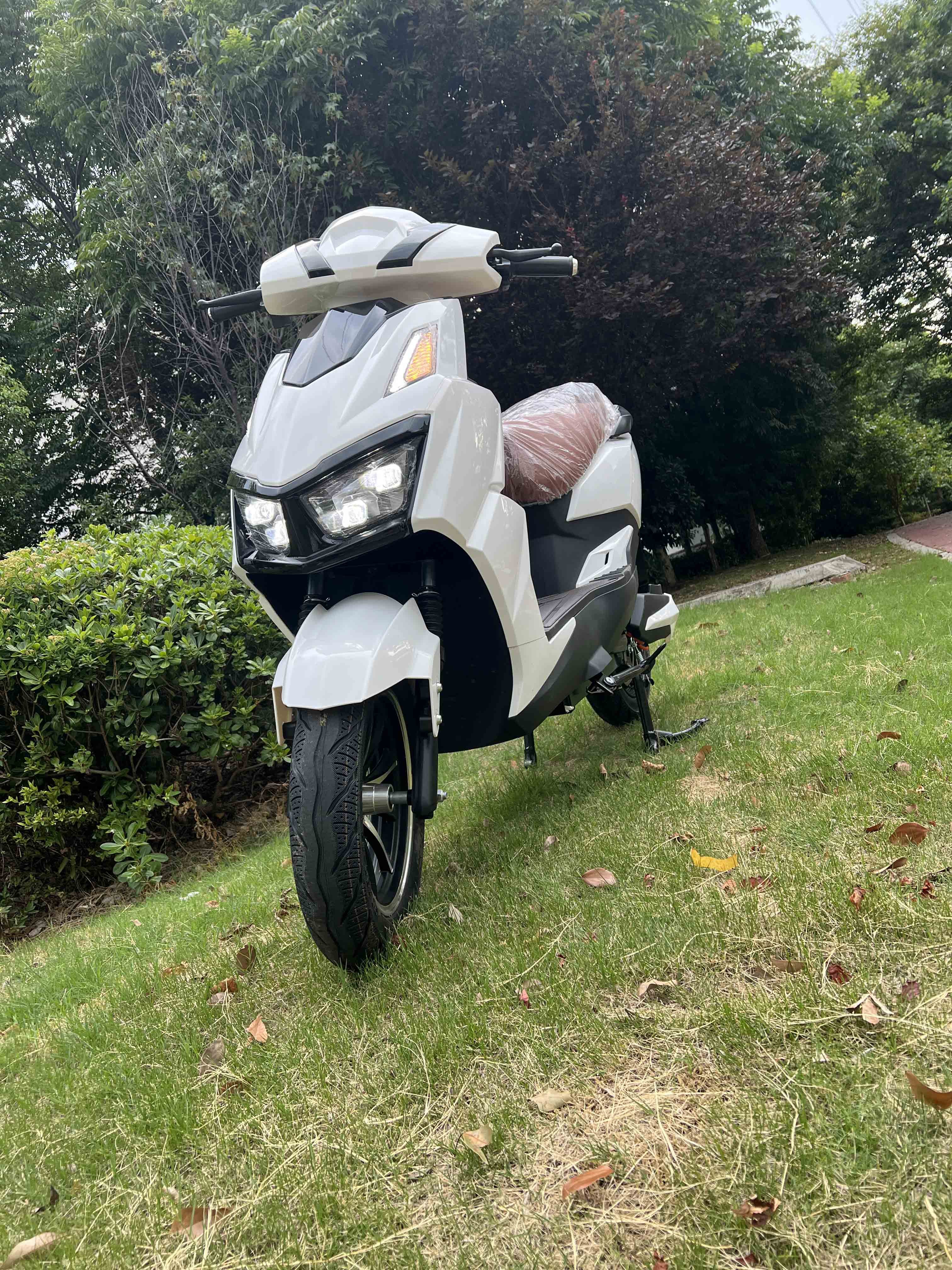 Hot Sale Mobility Scooters Electric Adult Ebike 3000w Ckd 2 Wheel Sukuter Long Range Sportbikes Dual Motor Electric Motorcycles