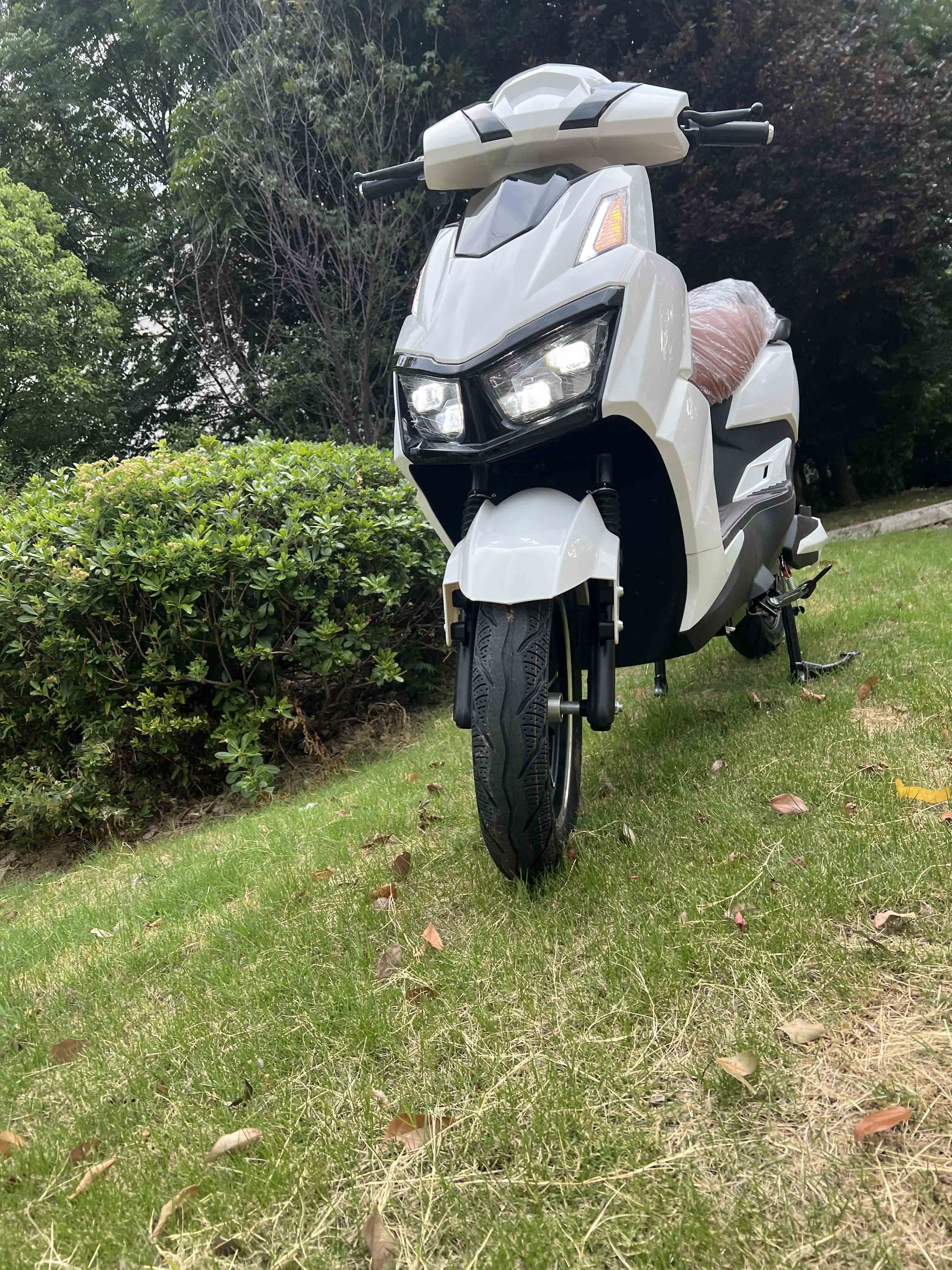 Hot Sale Mobility Scooters Electric Adult Ebike 3000w Ckd 2 Wheel Sukuter Long Range Sportbikes Dual Motor Electric Motorcycles