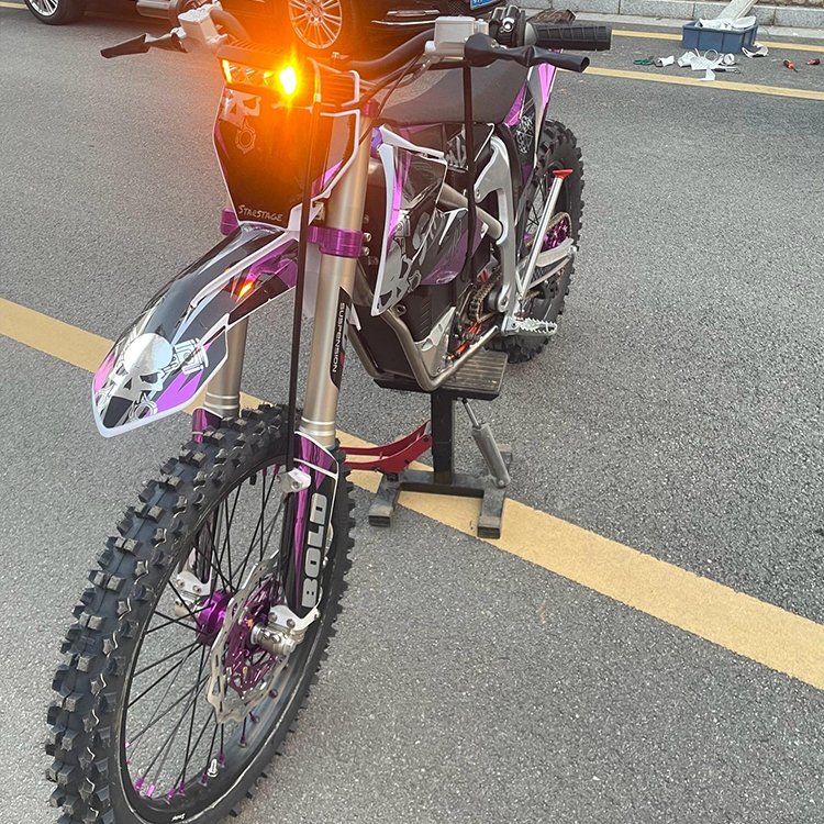 Starstage Electric Dirt Bike 5000W Titanium Frame Air-Cooled Motor 76V Lithium Battery Power 97Km/h Speed
