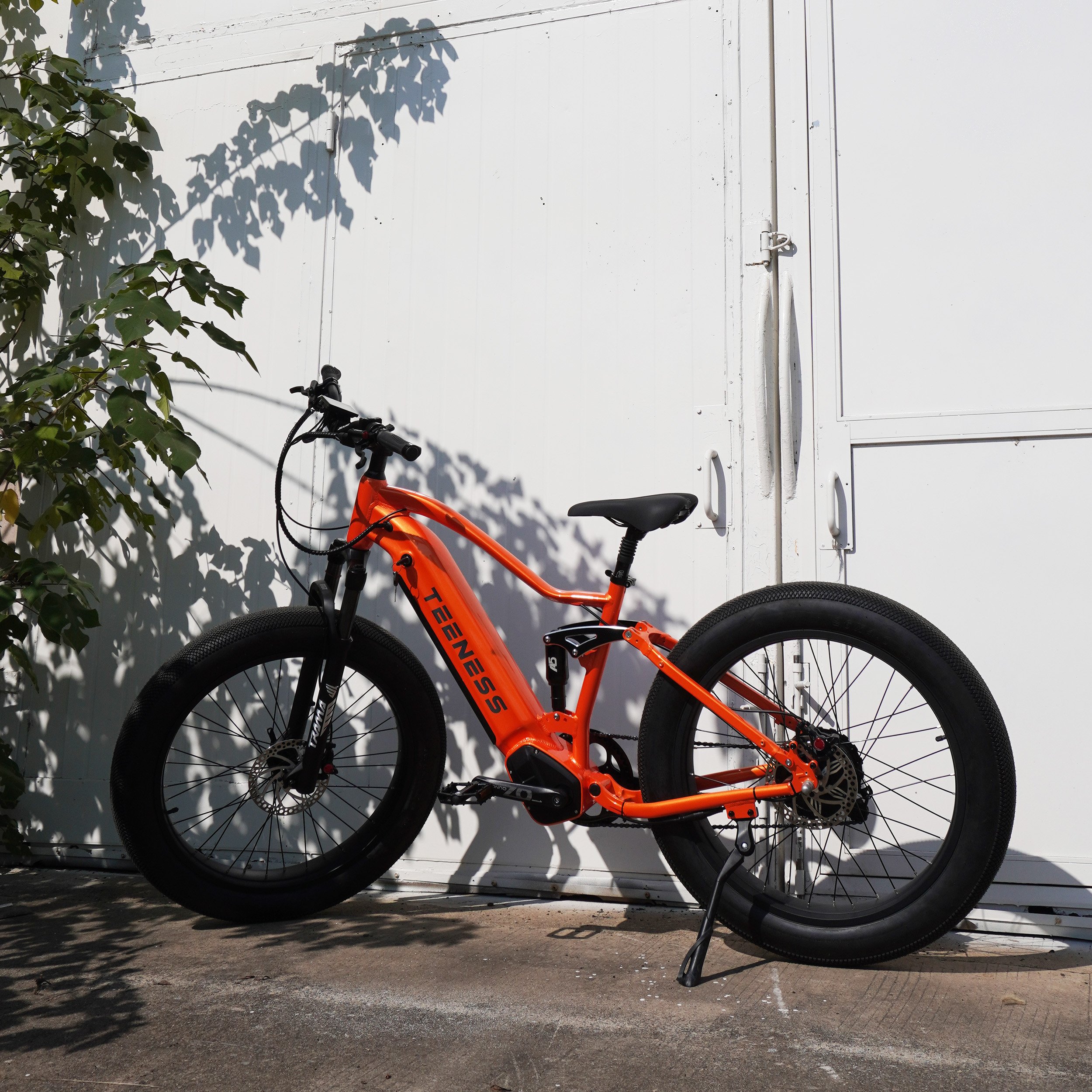 China factory 26 inch electric mountain bike for man 48V 750W electric bicycle hidden battery gear motor
