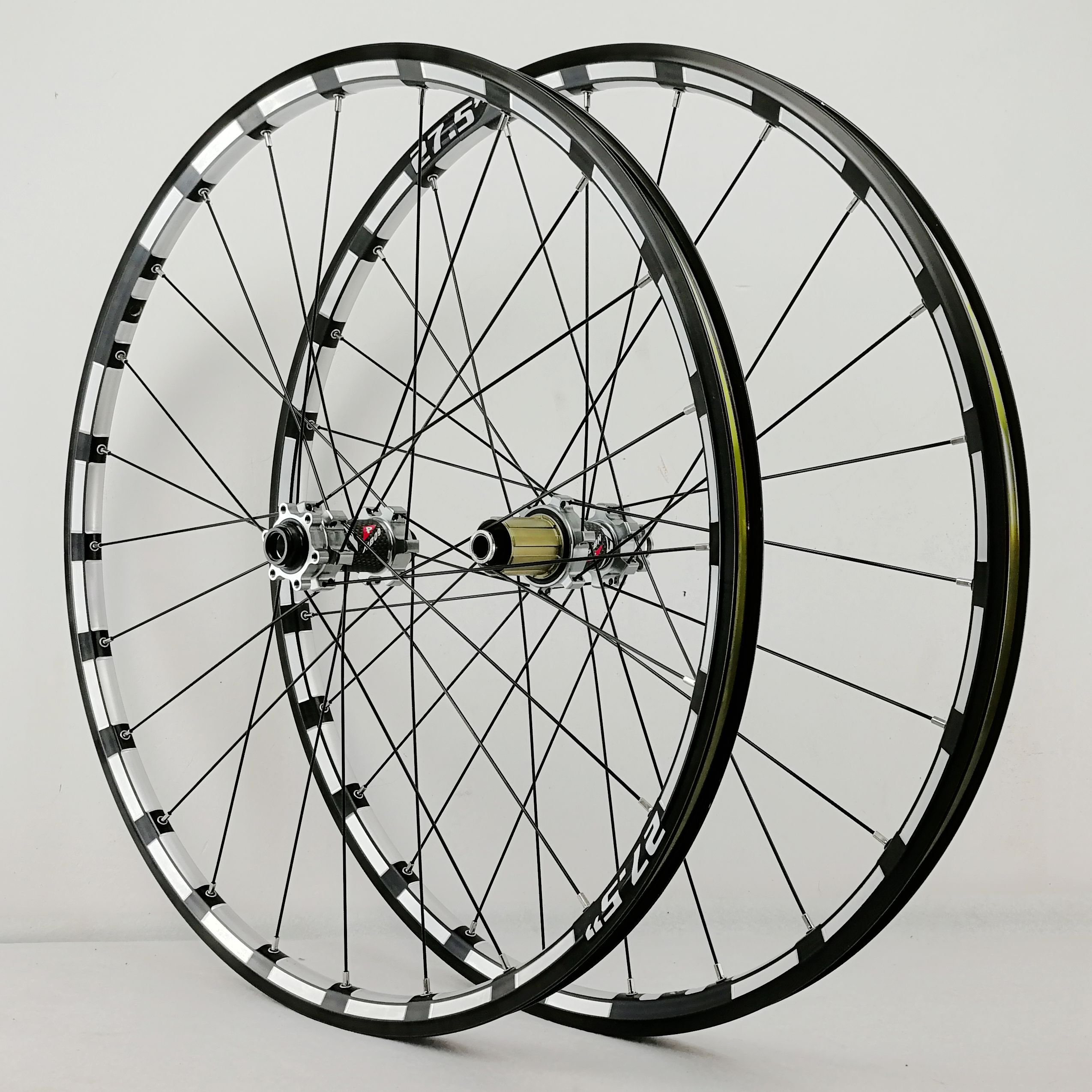 mountain bike bicycle wheel 26 27.5inch Milling trilateral front2 rear4 bearing hub super smooth wheelset CNC Rim thru axle boos