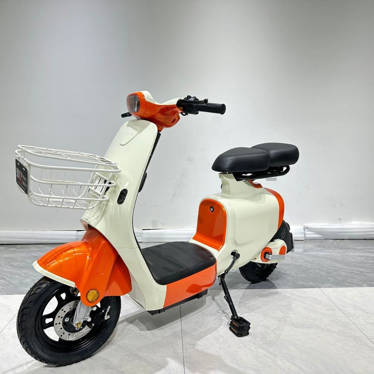 Electric Motorbikes for Adults V20 Pro Fatbike Cross Border 48v Smart Electronic Bike with down Tube Battery for City Use