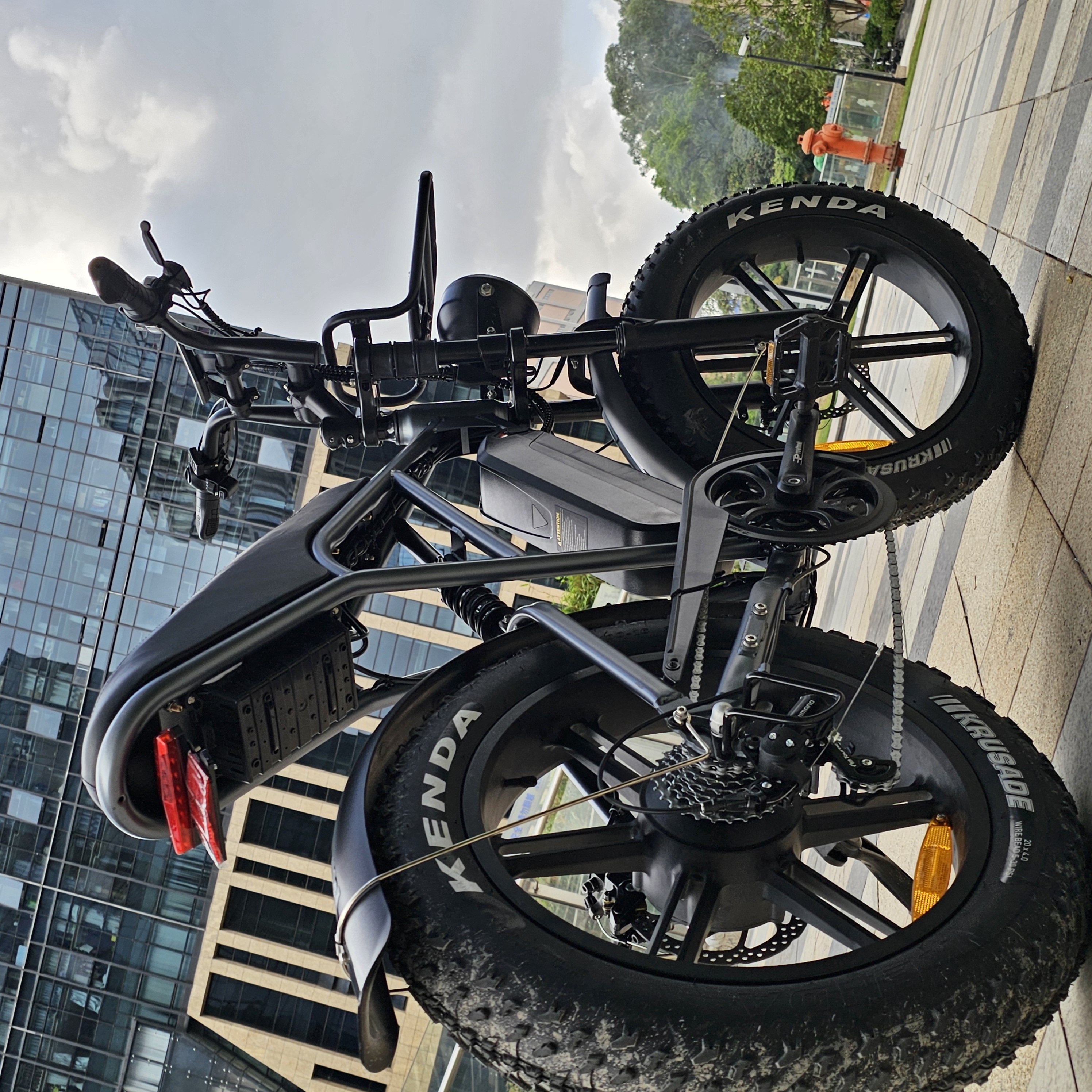 OUXI 20-Inch Electric Mountain Bike Fat Tire Bicycle OUXI H9 3.0 with Chain cover ,Alarm