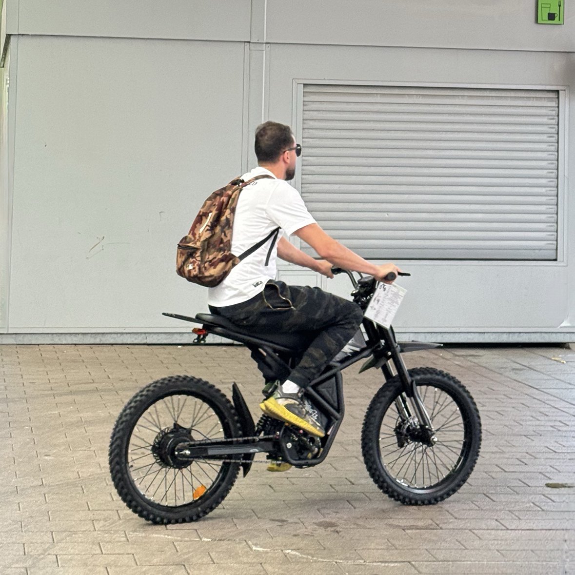 Wholesale 25Inch Hybrid Dirt Mountain Fat Tire Electric Bike 72V 8000W Mountain E Bike Full Suspension Fat bike