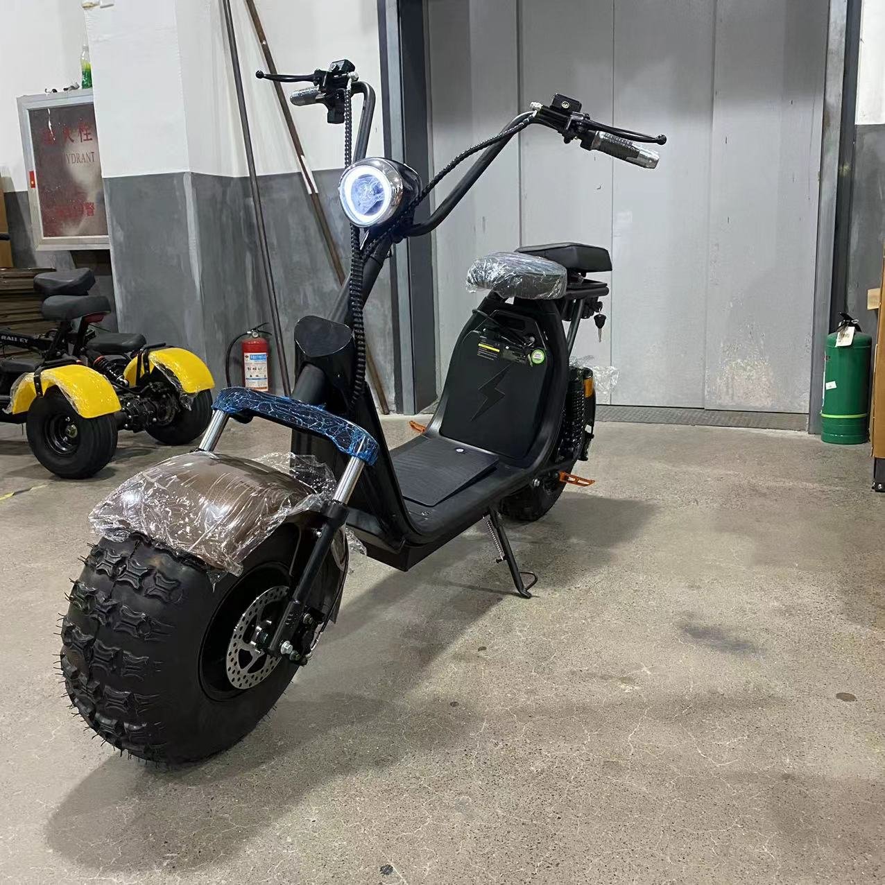 2024 Steel Frame Electric City Bike Electric Scooter Disc Brake 1000w 1500w 2000w Off Road Fat Tire Citycoco For Men And Women