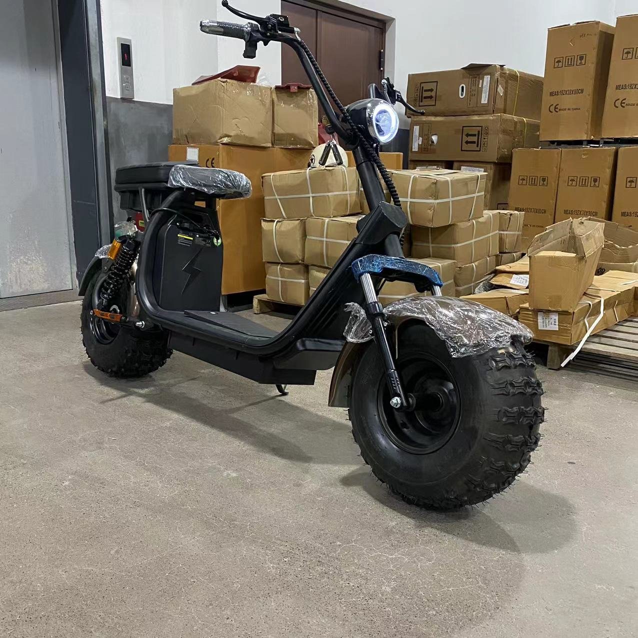 2024 Steel Frame Electric City Bike Electric Scooter Disc Brake 1000w 1500w 2000w Off Road Fat Tire Citycoco For Men And Women