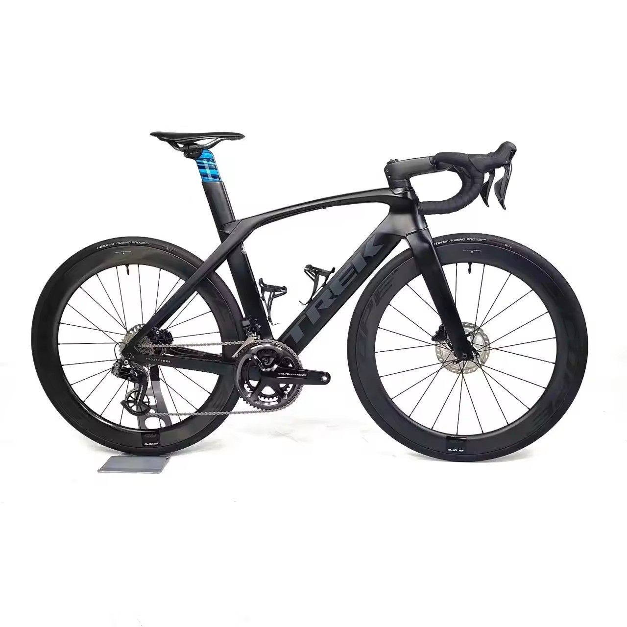 2022 TREKs MADONE SLR 9 Speed Disc ROAD BIKE with 9.9 XO1 Mountain Bike