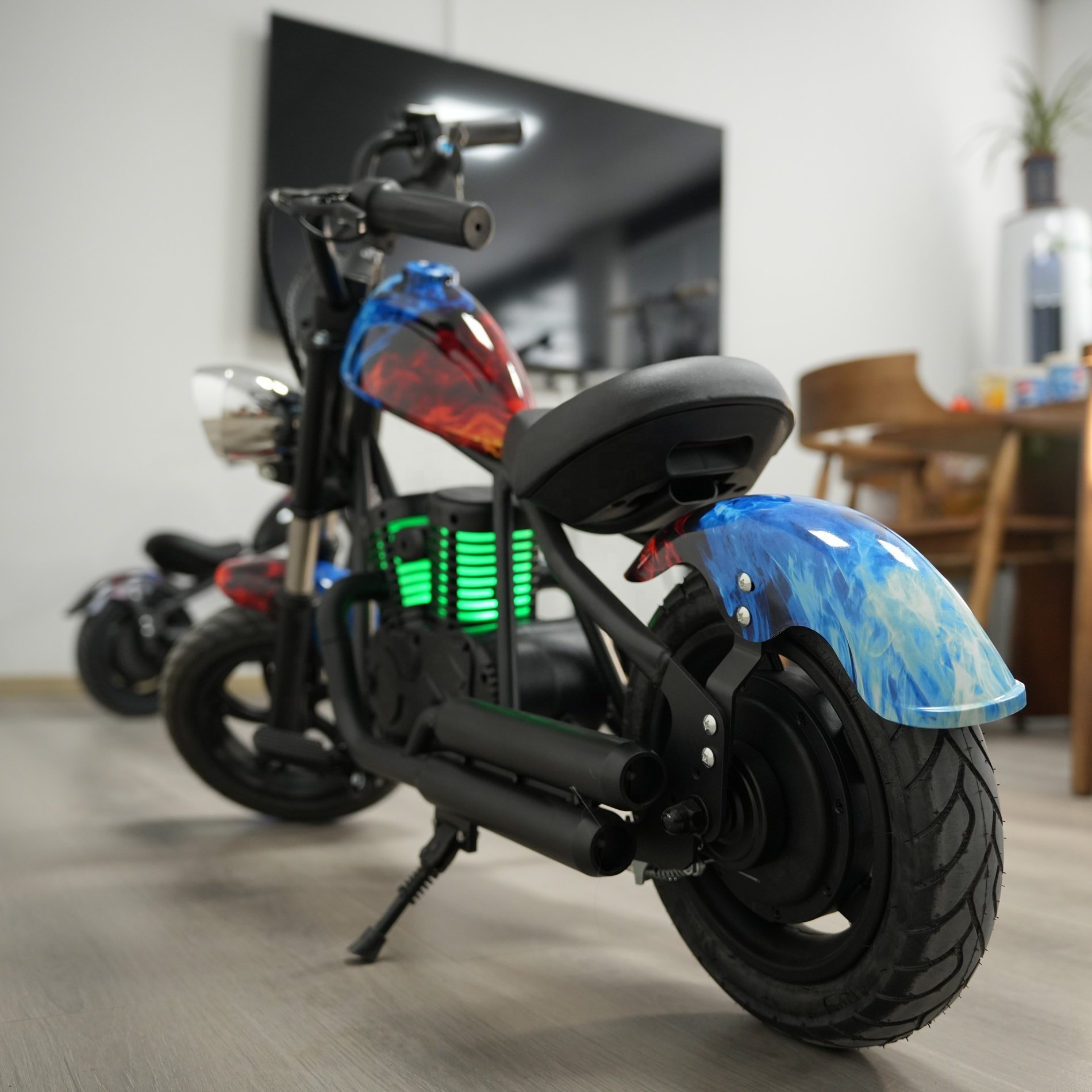 Factory Direct 24V200W Electric Motorcycles for Kids 6-7Km Range Citycoco Scooter for Children