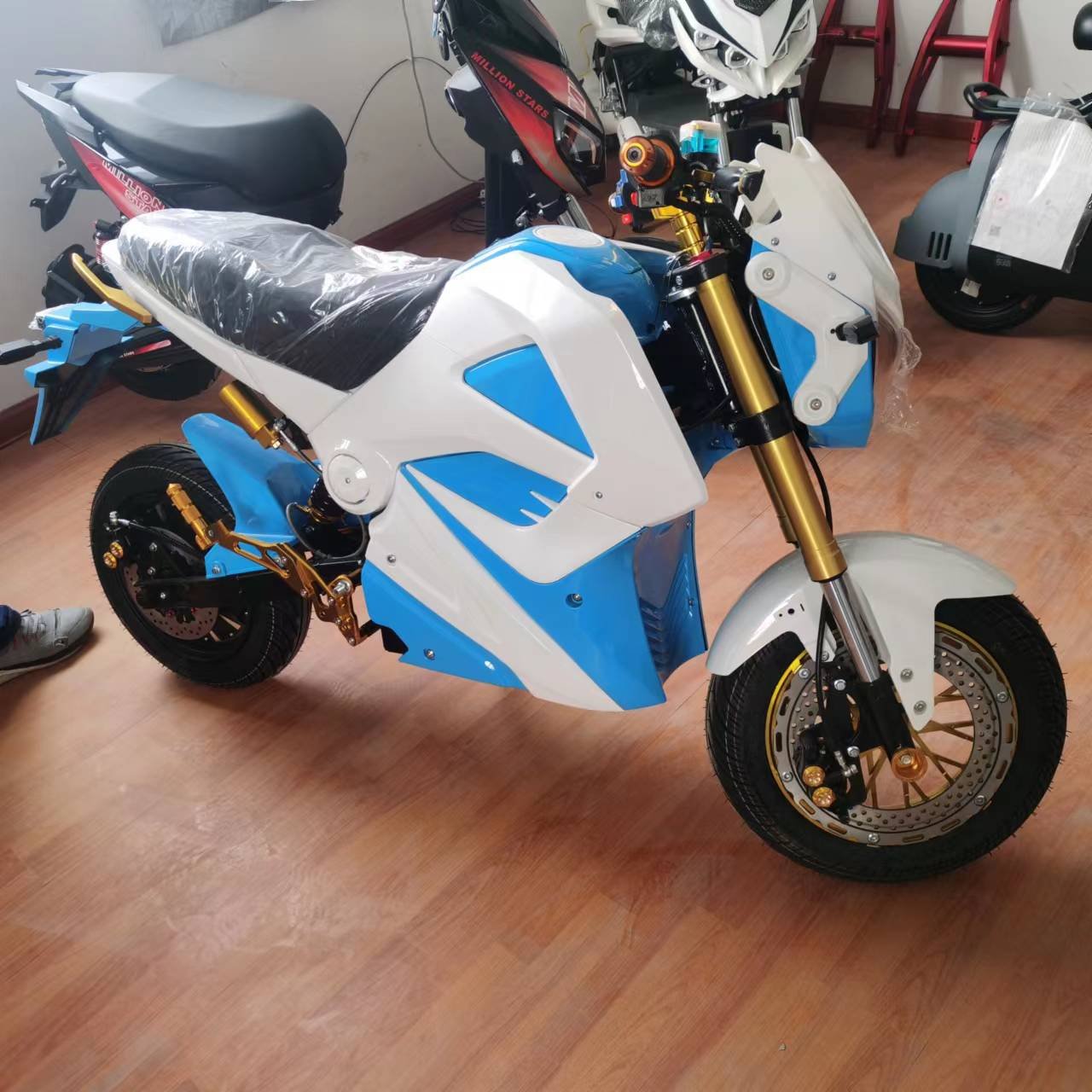 Low Price Long Range Sportbikes Electro Moped Disc Brake 1000w Removable Battery Dual Motor Electric Scooter Motorcycle For Sale