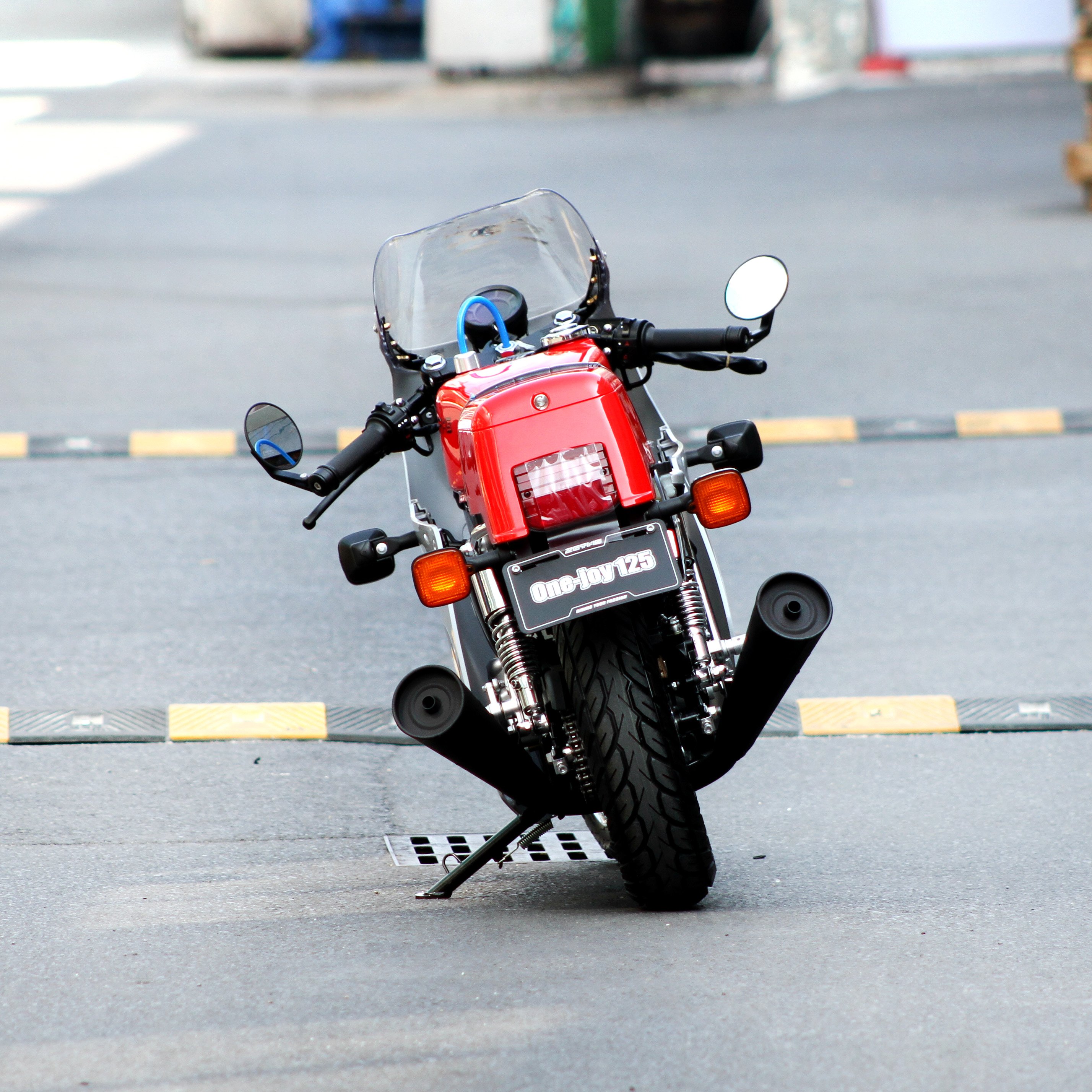 New 125cc four-stroke gasoline horizontal engine motorcycle vintage mini sports car can be registered sportbikes for adult