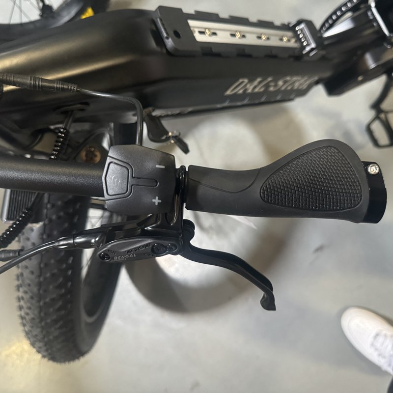New Arrival High-Power 2-Wheel Drive Electric City Bike 60v 1200W-1500W Vintage Style Long Range 52V Fat Tire Electric Bicycle