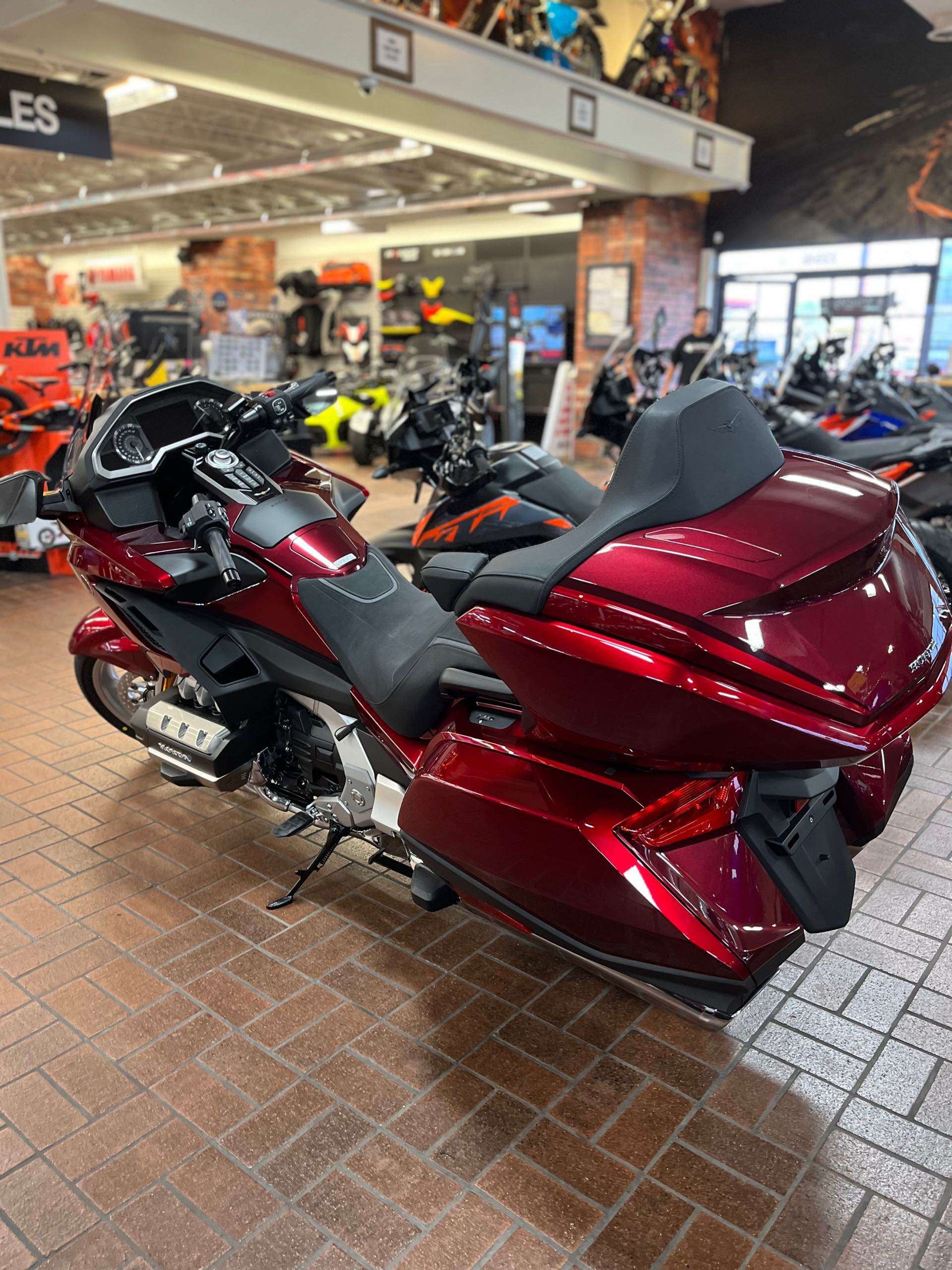 FAST SALES 2024 1833cc 7 Speed Hondas Gold Wing Tour Automatic DCT OffRoad 4 Stroke Motorcycles
