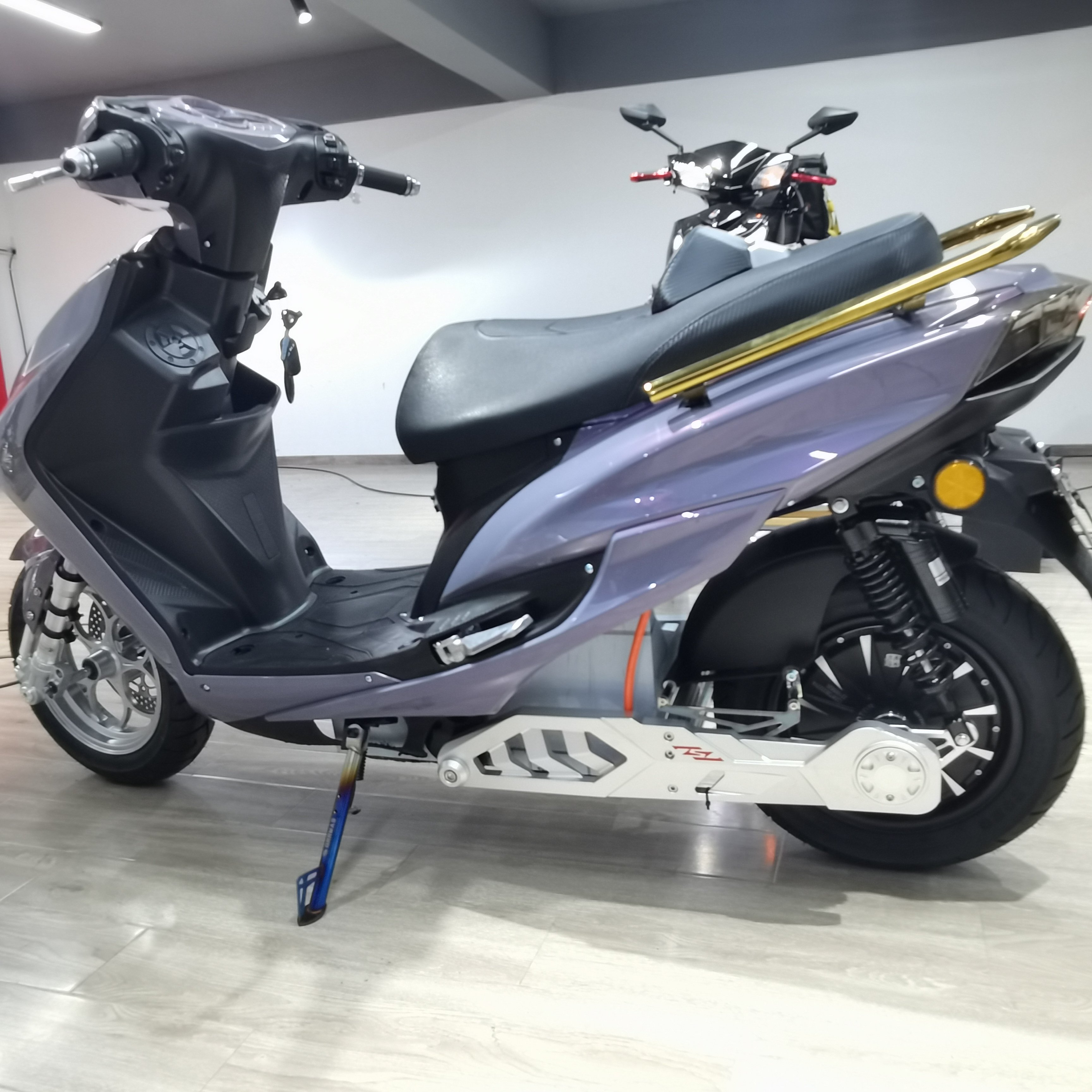 New Strong Sportbikes 1500w Ckd Dual Motor Elektro Scooters Powerful Adult Moped Long Range 2 Wheel Electric Motorcycle For Sale