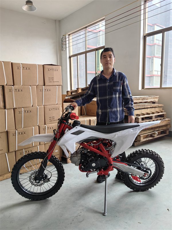 High Racing Off-Road Motorcycle Road Dirt Bike 650Cc Sportbike Cross Motorcycle Mountain Bike Two-Wheel Other Bike