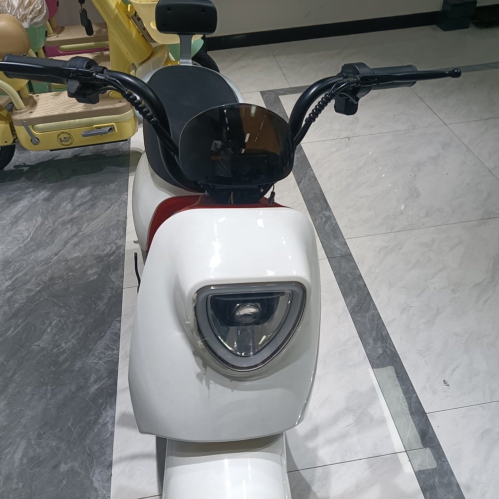 Wholesale 2024 Hot Selling Chinese Electric Bike Adults Electric Scooter