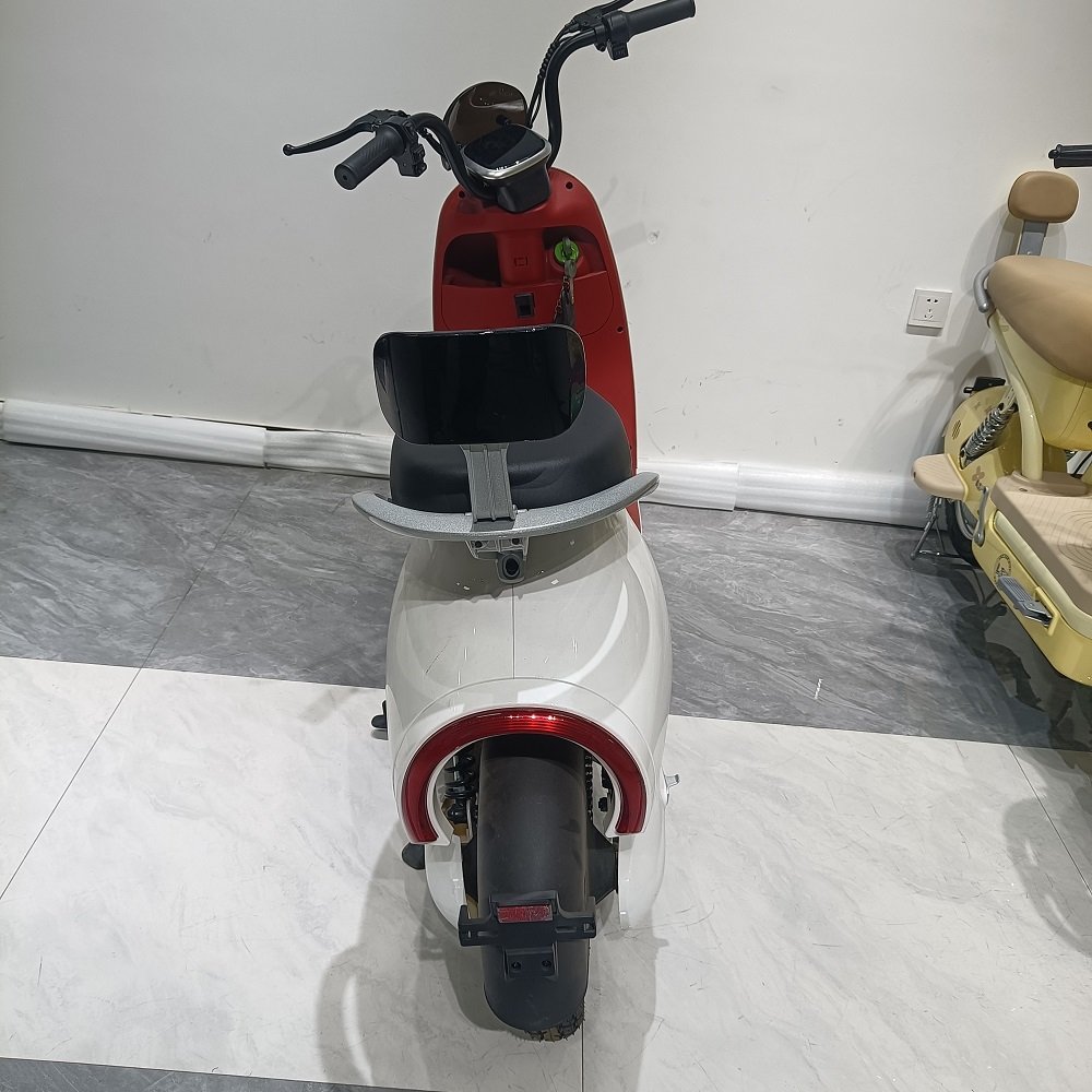 Wholesale 2024 Hot Selling Chinese Electric Bike Adults Electric Scooter