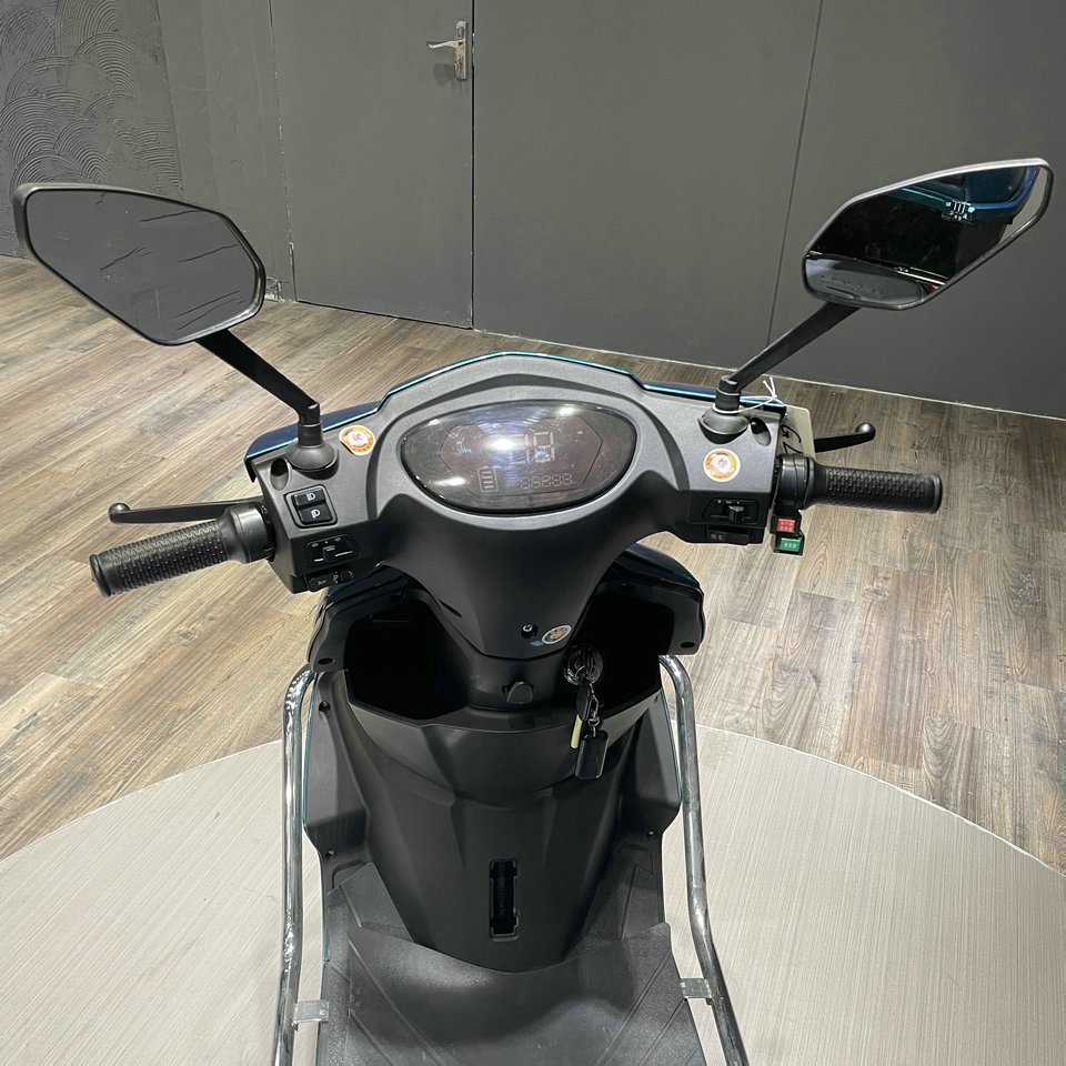 High Speed 1500w Fat Tire Sportbikes Adult Motorbike Ckd Chopper 2 Wheel City Bike Mobility Scooters Electro Motorcycle For Sale