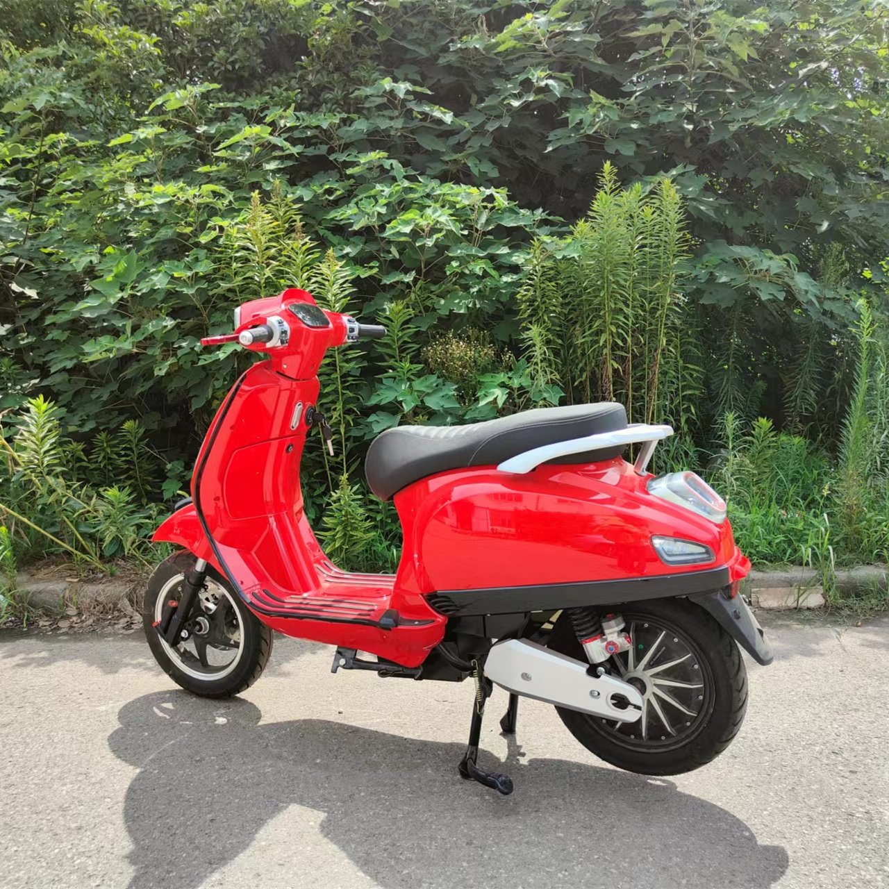 Cheap Price Electric Bike Motorcycles High Quality Sportbike 2000w Motor Electric Scooters Wholesale