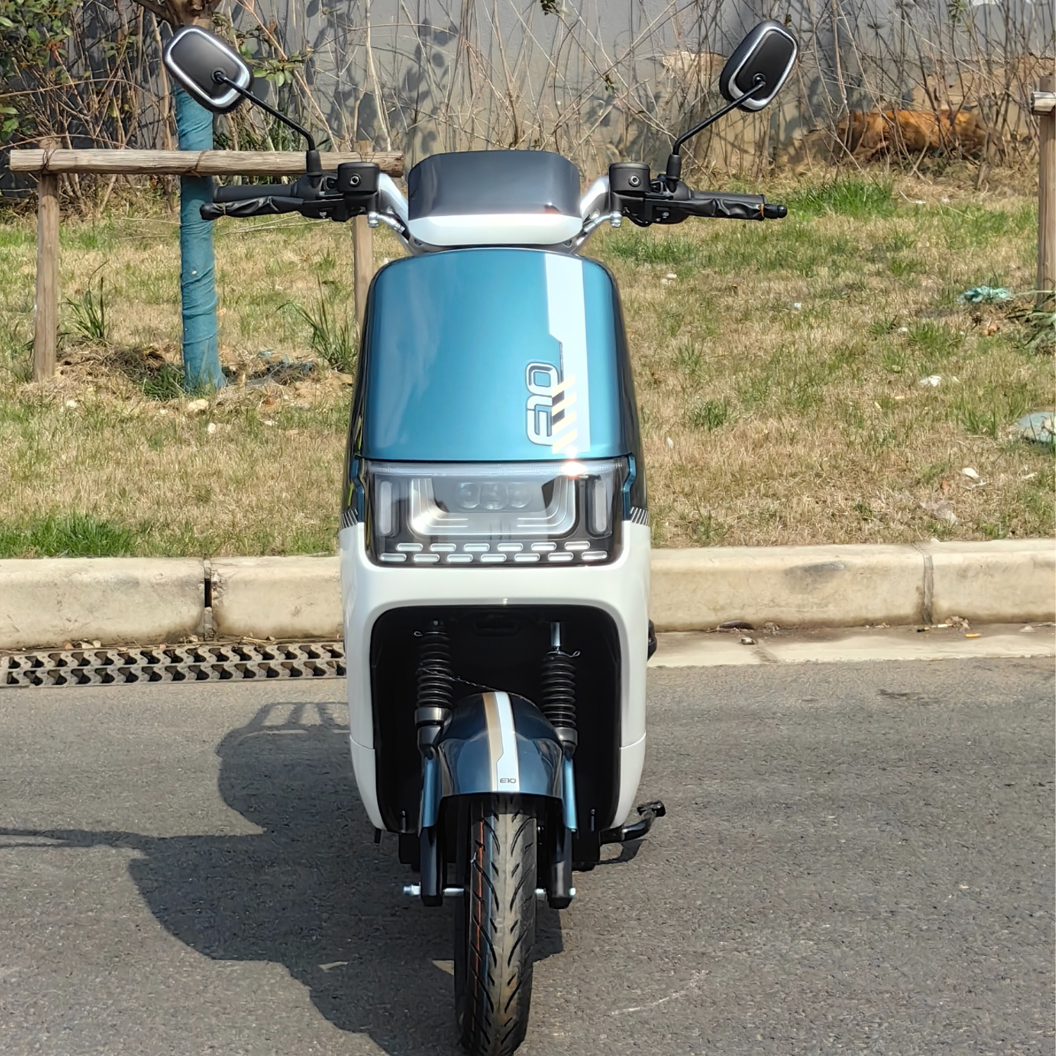 Fully Stocked Cool Style Custom 1500W Two-Wheeled Adult Electric Motorcycles
