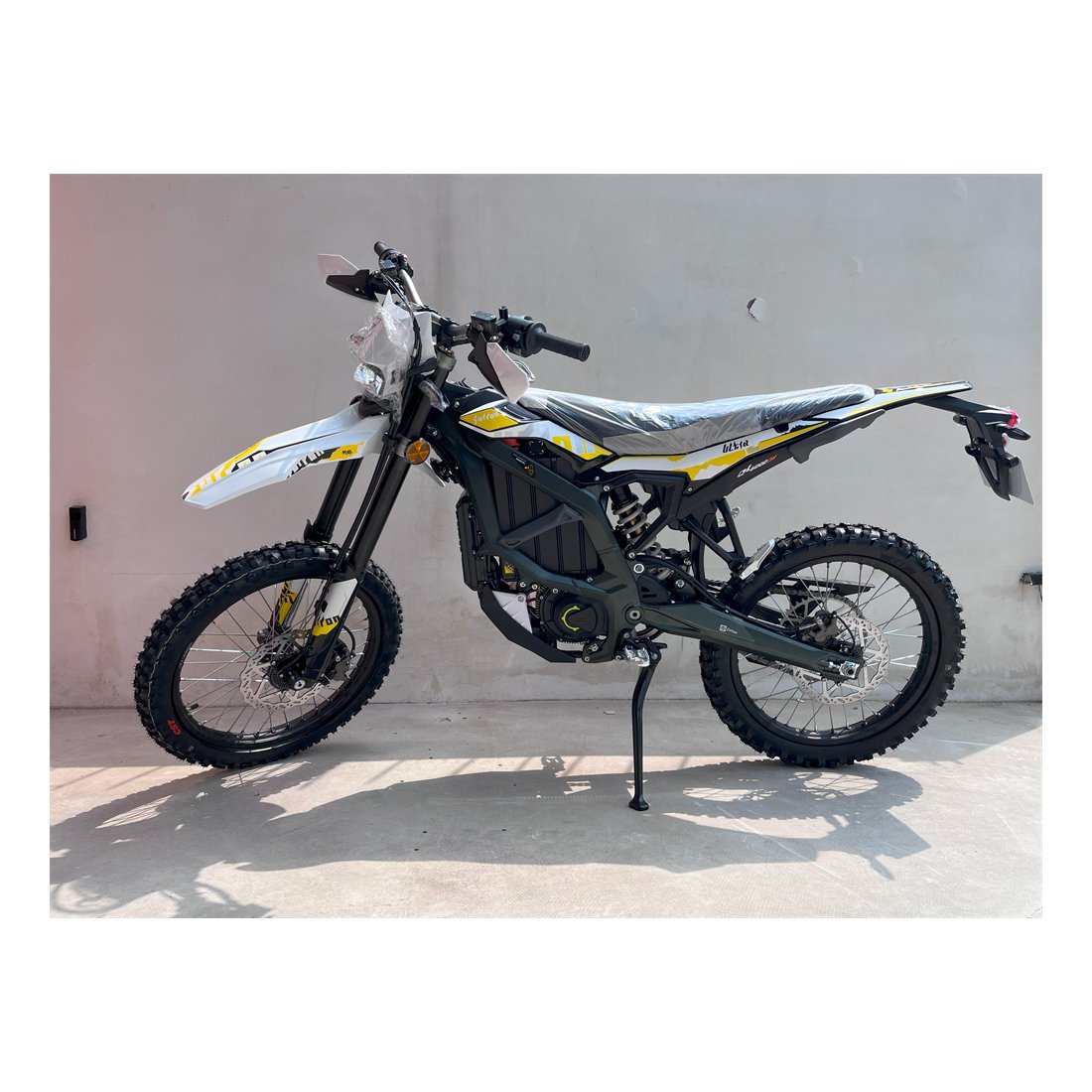 Sur-ron Black Edition Electric Dirt Bike 12500W Ultra Bee Electric Off Road Ebike 74V 55Ah Surron